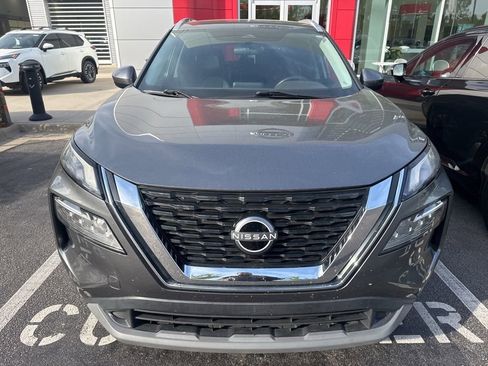 Used 2023 Nissan Rogue SV w/ SV Premium Package image 2