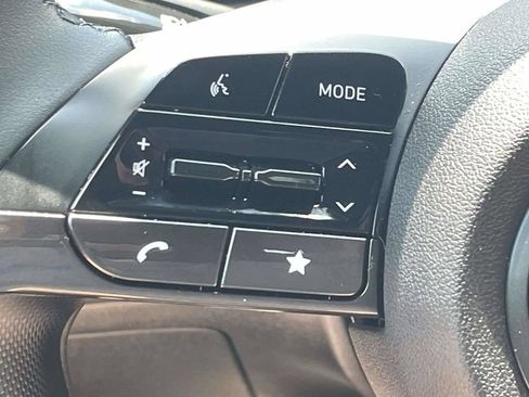 Used 2025 Hyundai Elantra Sport FWD image 21