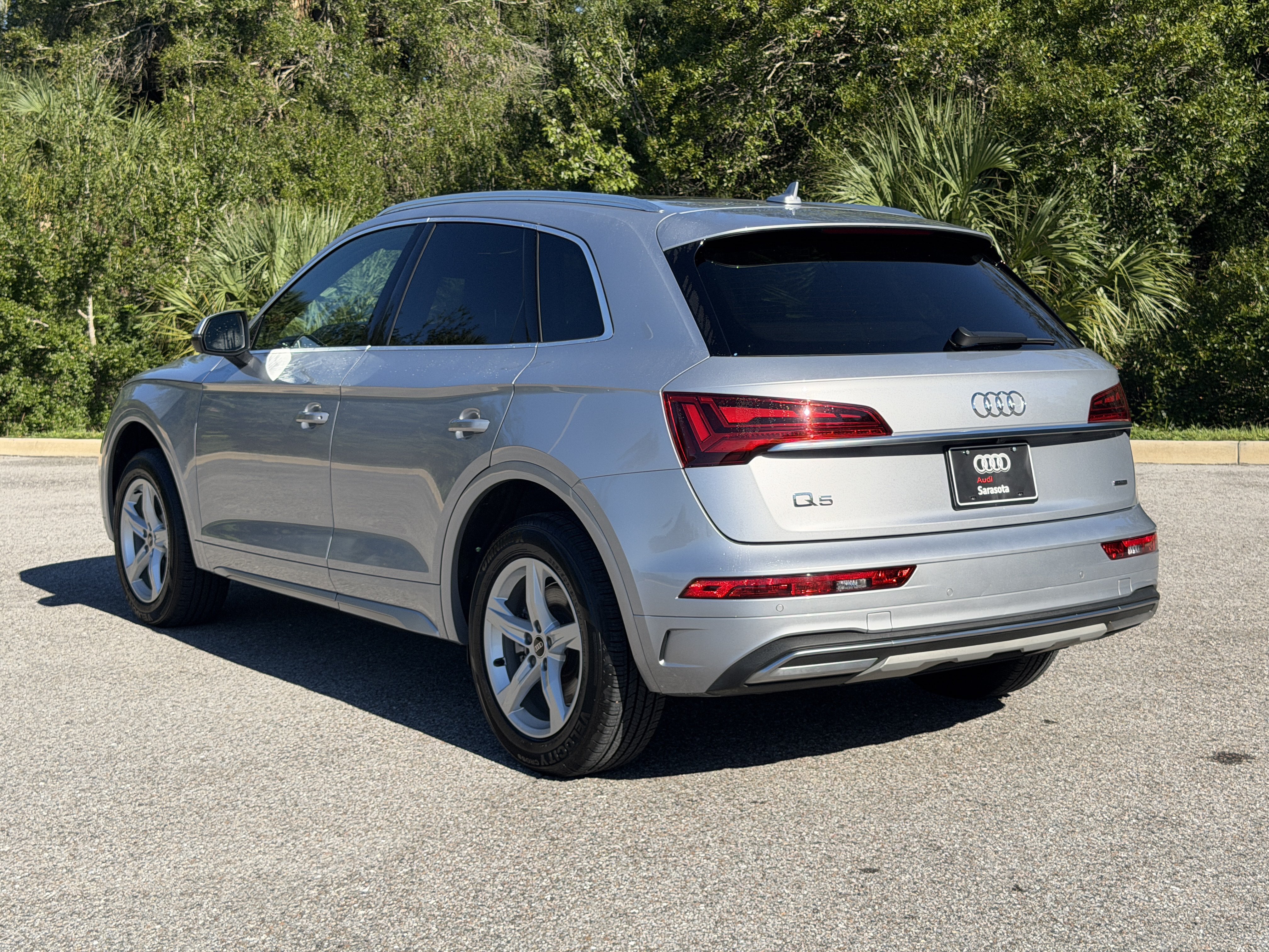Used 2022 Audi Q5 2.0T Premium w/ Convenience Package AWD/4WD image 5