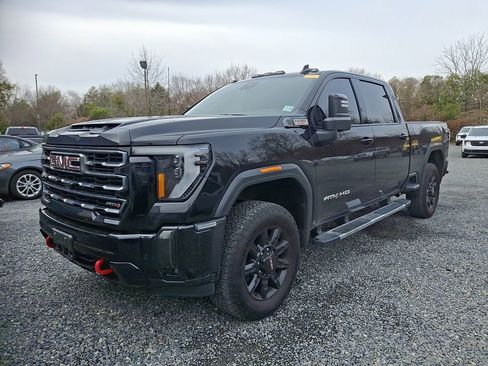 Used 2024 GMC Sierra 2500 AT4 w/ Technology Package image 2