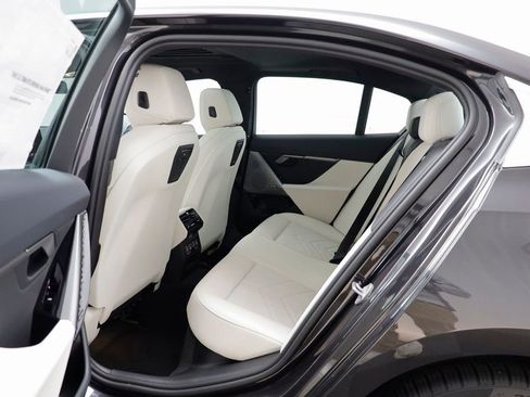 New 2026 BMW 530i xDrive w/ Premium Package image 14