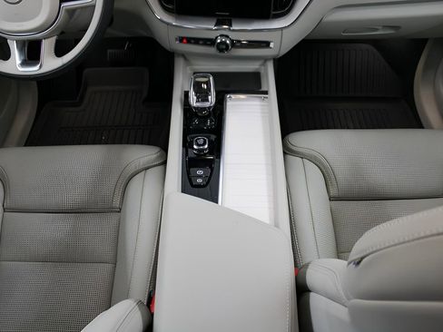 New 2026 Volvo XC60 B5 Ultra w/ Protection Package Premier image 16