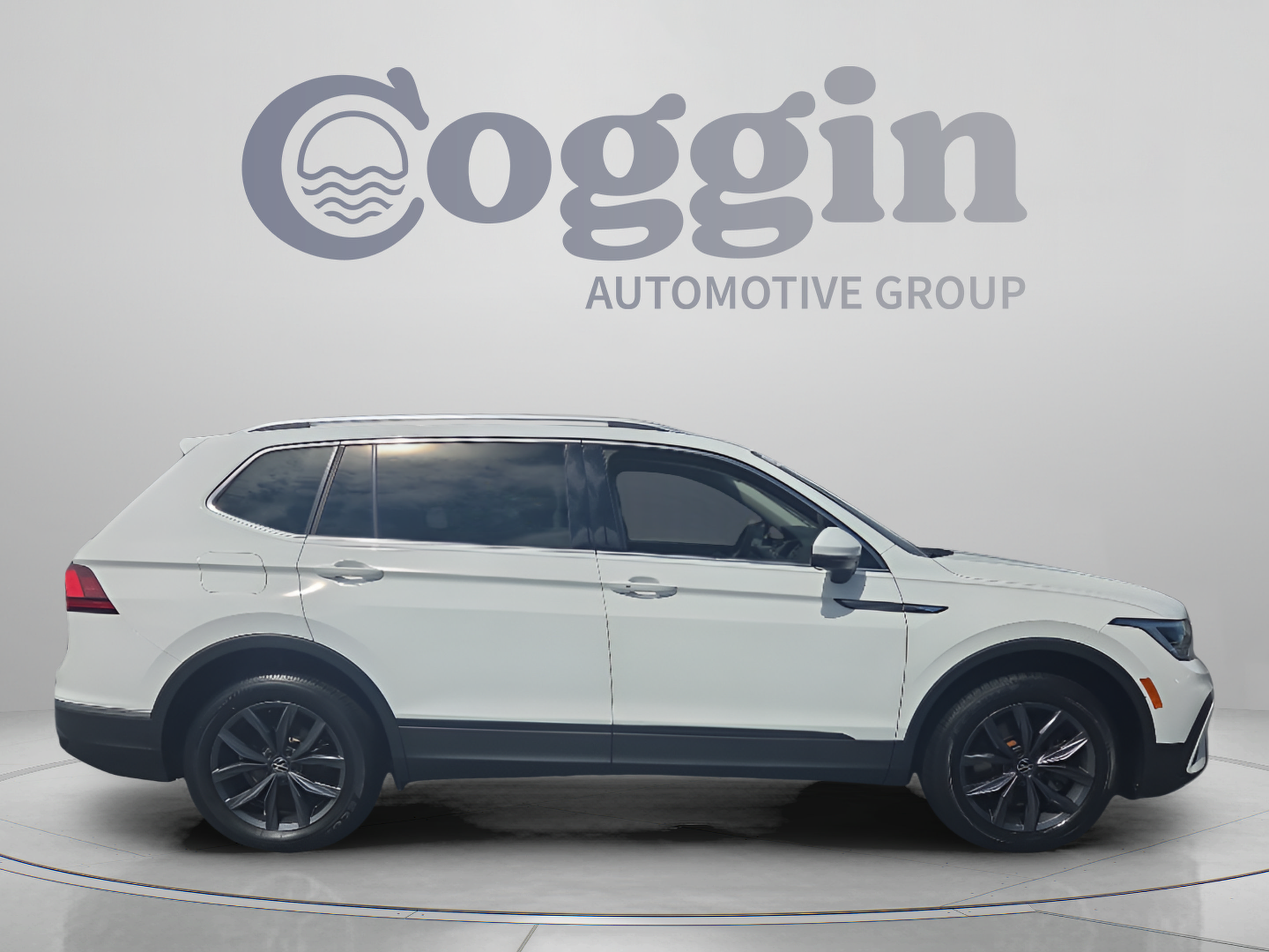 Used 2022 Volkswagen Tiguan SE FWD image 6