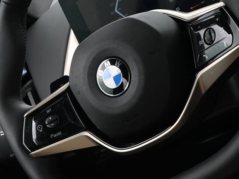 Certified 2025 BMW X3 xDrive30i w/ Premium Package image 24