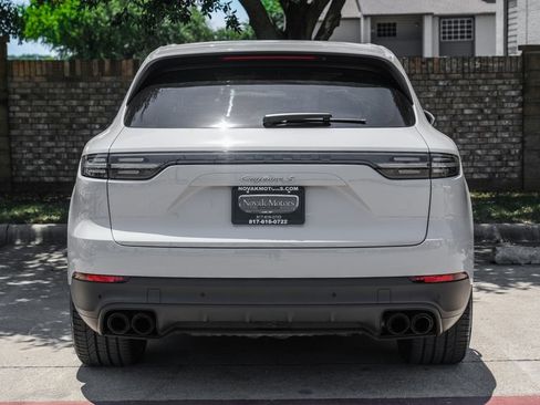 Used 2023 Porsche Cayenne S Platinum AWD/4WD image 19