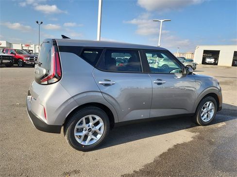 New 2025 Kia Soul LX w/ LX Technology Package image 2