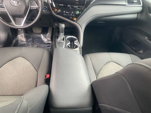Used 2024 Toyota Camry LE w/ Convenience Package image 11