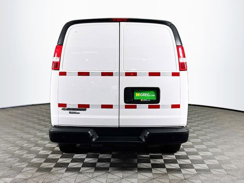 Used 2021 Chevrolet Express 2500 RWD image 8