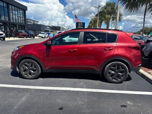 Used 2022 Kia Sportage Nightfall Edition FWD image 4