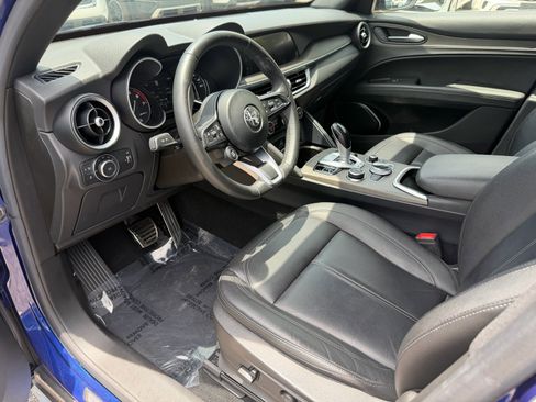 Used 2022 Alfa Romeo Stelvio Ti AWD/4WD image 12