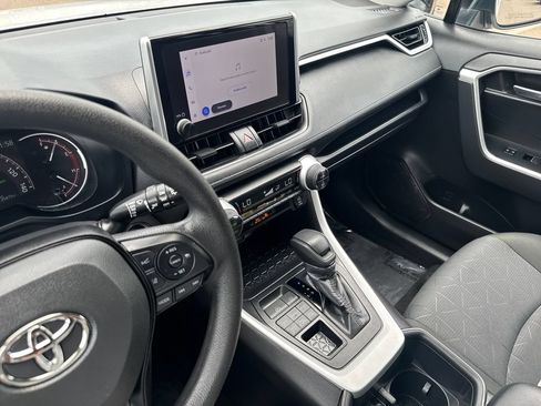 Used 2025 Toyota RAV4 XLE AWD/4WD image 21