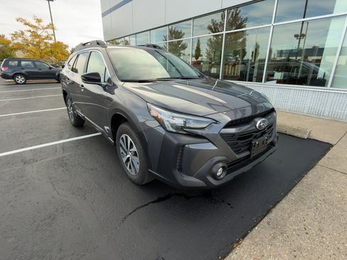 Certified 2025 Subaru Outback Premium image 1
