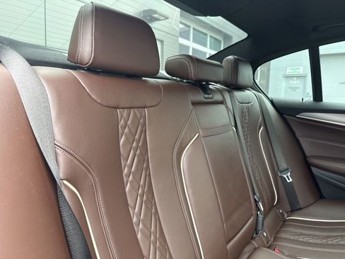 Used 2018 BMW M550i xDrive image 14