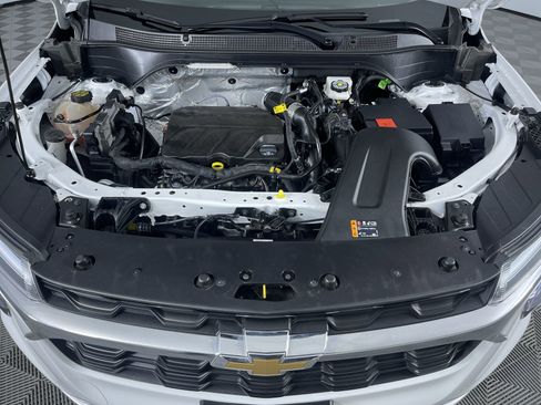 Used 2024 Chevrolet Trax LT w/ Driver Confidence Package image 27