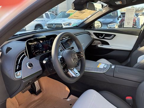 New 2026 Mercedes-Benz E 53 AMG e 4MATIC Sedan image 9