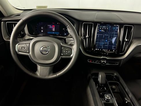 Used 2024 Volvo XC60 B5 Core image 13
