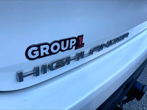 Used 2021 Toyota Highlander Limited AWD/4WD image 10