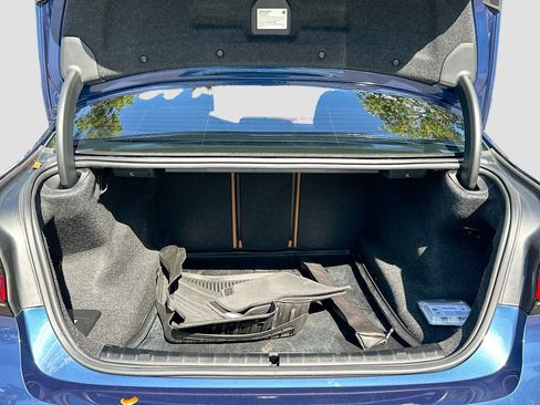 Used 2023 BMW 540i w/ Premium Package image 28