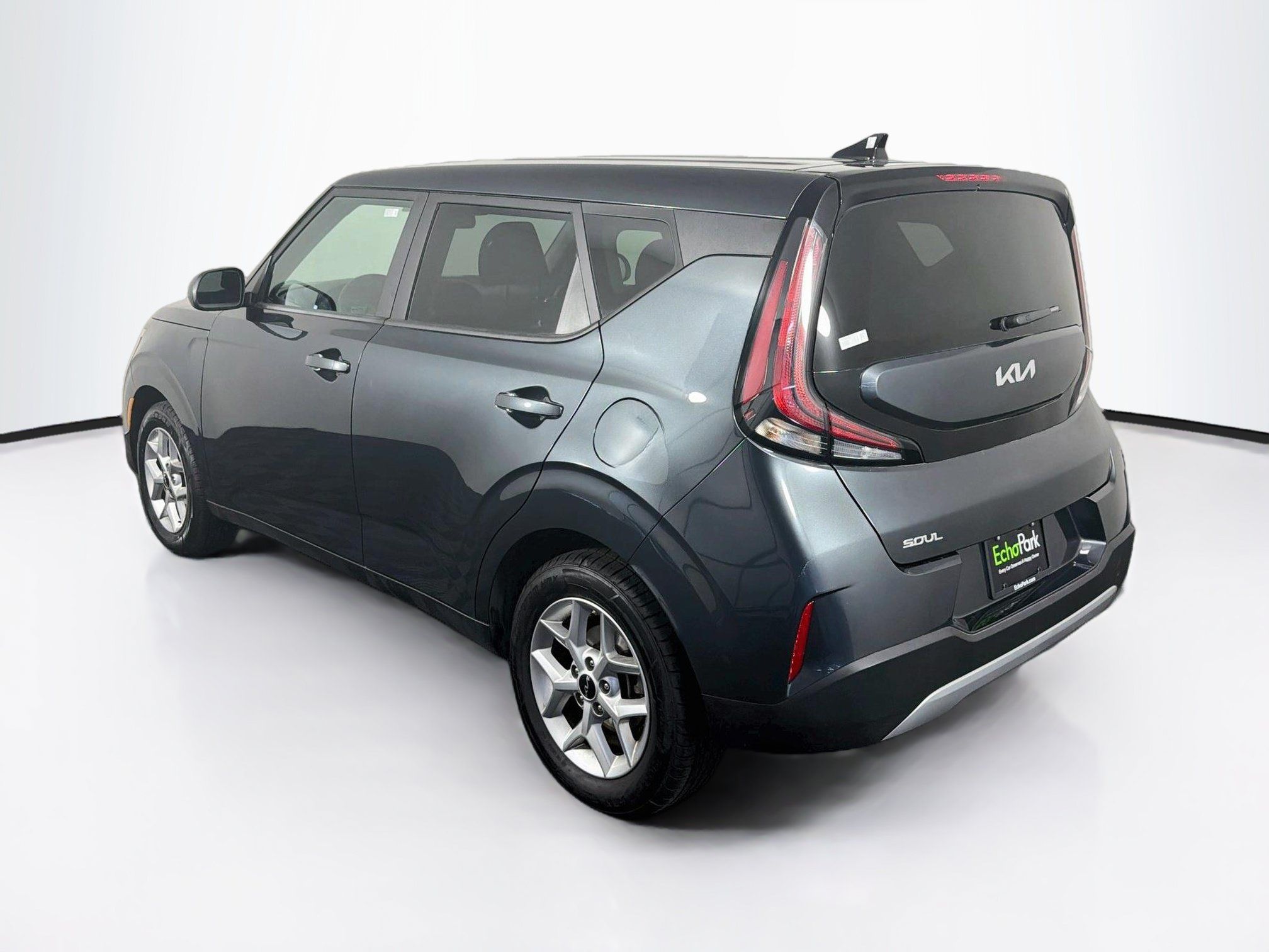 Used 2025 Kia Soul LX w/ LX Technology Package FWD image 5