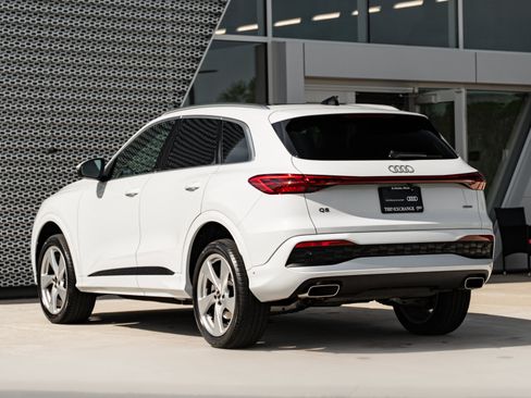 Certified 2025 Audi Q5 Premium w/ Premium Plus AWD/4WD image 5