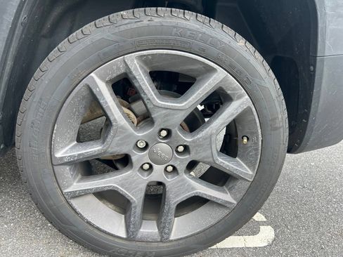 Used 2020 Jeep Renegade Altitude AWD/4WD image 9