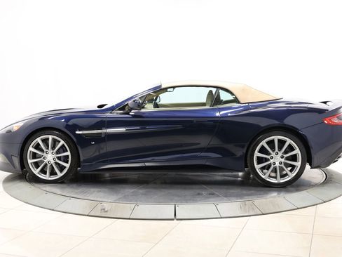Used 2016 Aston Martin Vanquish Volante RWD image 90