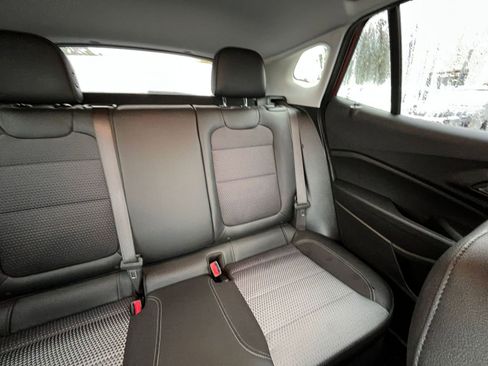 Used 2025 Chevrolet Trax LT image 35