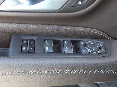 Used 2024 GMC Yukon Denali w/ Advanced Technology Package image 39