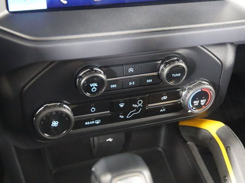 Used 2024 Ford Bronco Badlands AWD/4WD image 8