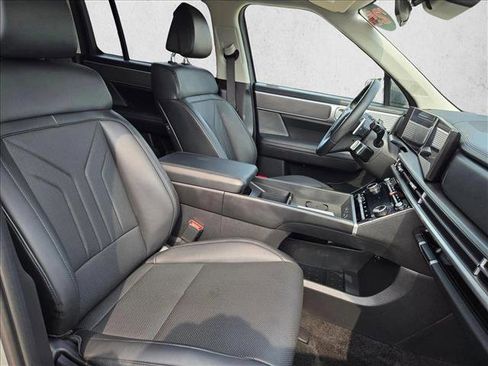 Used 2025 Hyundai Santa Fe SEL FWD image 19