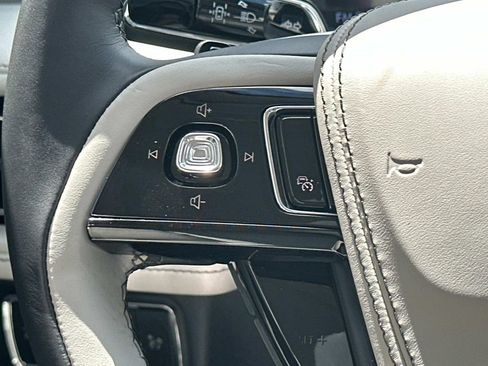 New 2025 Lincoln Aviator 2WD image 27