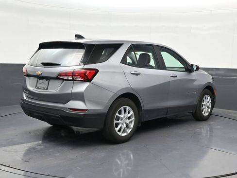Used 2024 Chevrolet Equinox LS w/ Driver Confidence II Package FWD image 5
