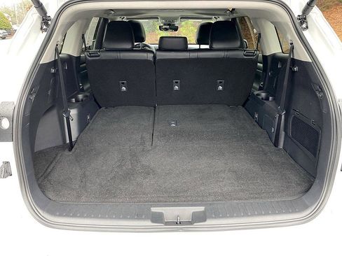 Certified 2025 Toyota Highlander XLE image 24