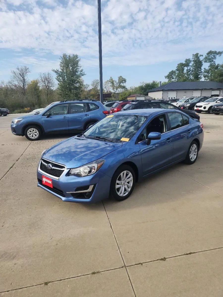 Used 2016 Subaru Impreza 2.0i Premium AWD/4WD image 3