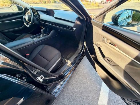Used 2021 MAZDA MAZDA3 s image 8