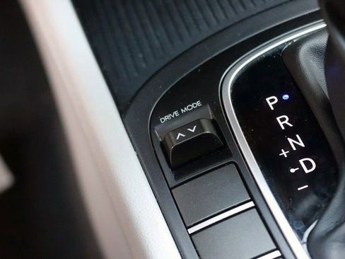 Used 2025 Hyundai Kona SEL image 26