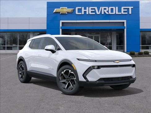 New 2026 Chevrolet Equinox EV LT image 7