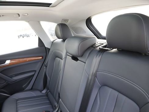 Used 2023 Audi Q5 2.0T Premium Plus w/ Premium Plus Package image 17