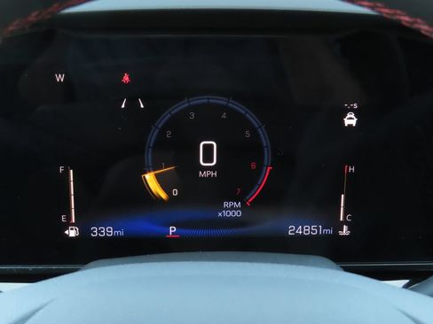 Certified 2024 Chevrolet Trax RS w/ Sunroof Package FWD image 20