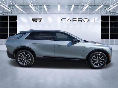 Used 2024 Cadillac Lyriq Sport image 2