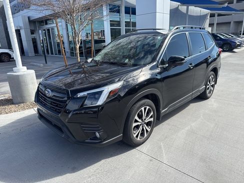Used 2023 Subaru Forester Limited image 2