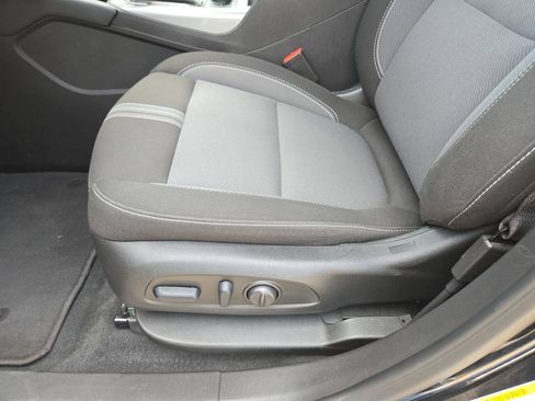 Used 2025 Chevrolet Blazer LT FWD image 14