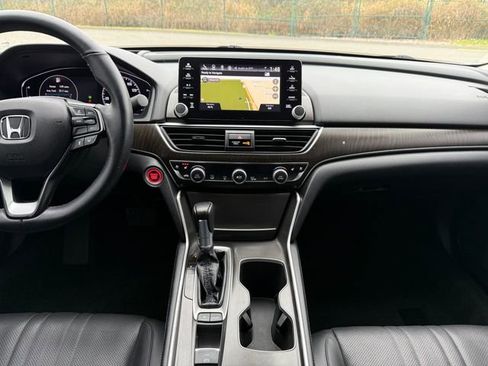 Used 2018 Honda Accord Touring image 24