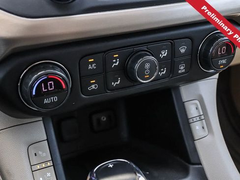Used 2019 GMC Acadia Denali w/ Technology Package AWD/4WD image 18