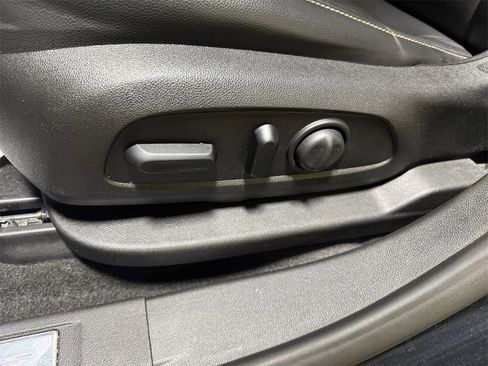 Used 2019 GMC Acadia SLT w/ LPO, Floor Liner Package image 13