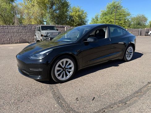 Used 2023 Tesla Model 3 Standard Range RWD image 1