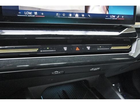 Used 2025 BMW 530i RWD image 30