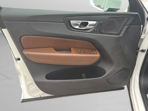 Used 2020 Volvo XC60 T6 Inscription image 17