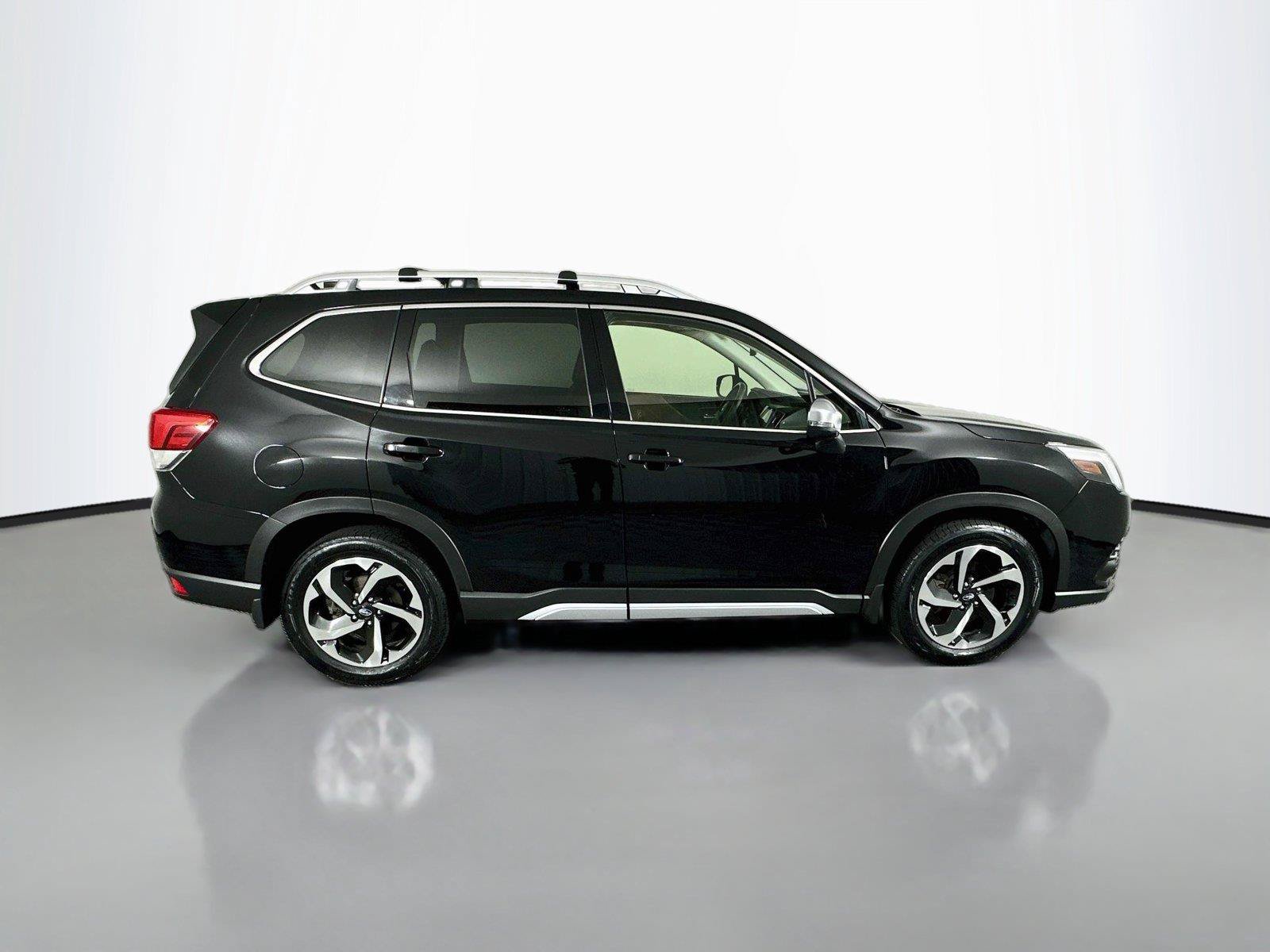 Used 2024 Subaru Forester Touring AWD/4WD image 18