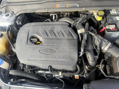 Used 2018 Ford Fusion SE w/ Fusion SE Technology Package image 23